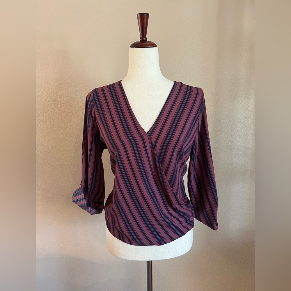 West Kei, Size Medium, dark pink and blue